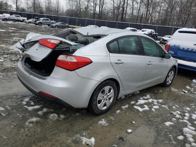 Photo 2 VIN: KNAFK4A6XF5435227 - KIA FORTE 