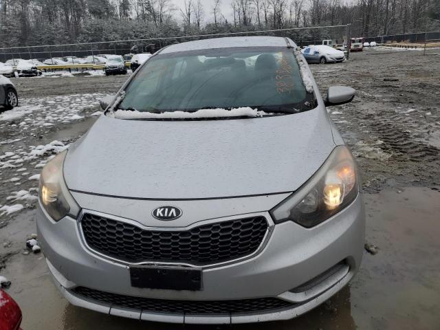 Photo 4 VIN: KNAFK4A6XF5435227 - KIA FORTE 