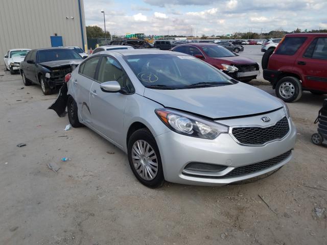 Photo 0 VIN: KNAFK4A6XG5439392 - KIA FORTE LX 