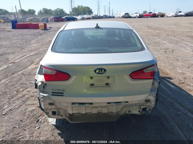 Photo 5 VIN: KNAFK4A6XG5466253 - KIA FORTE 