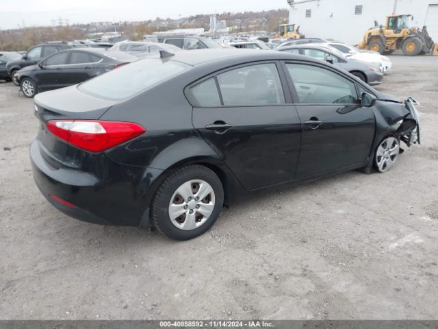 Photo 3 VIN: KNAFK4A6XG5540111 - KIA FORTE 