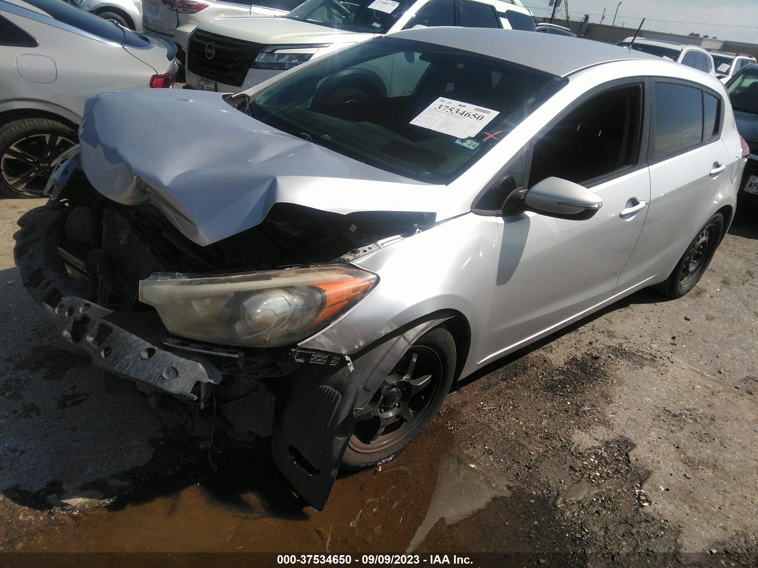 Photo 1 VIN: KNAFK5A80G5528685 - KIA FORTE 