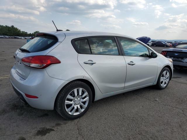 Photo 2 VIN: KNAFK5A80G5657168 - KIA FORTE 