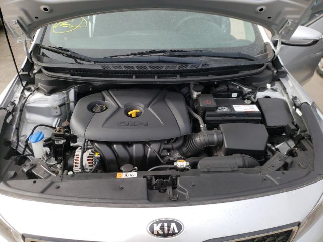 Photo 6 VIN: KNAFK5A80H5676028 - KIA FORTE LX 