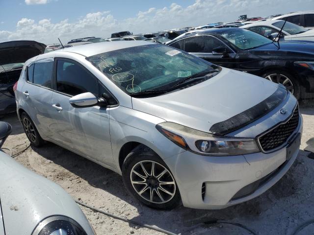 Photo 3 VIN: KNAFK5A80H5676949 - KIA FORTE LX 