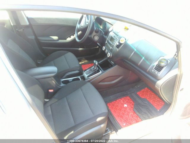 Photo 4 VIN: KNAFK5A80H5683688 - KIA FORTE5 