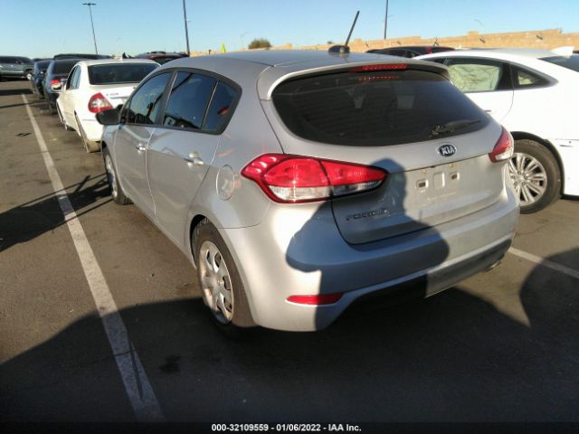 Photo 2 VIN: KNAFK5A80H5690818 - KIA FORTE5 