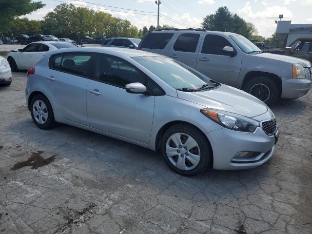 Photo 3 VIN: KNAFK5A81G5635437 - KIA FORTE 