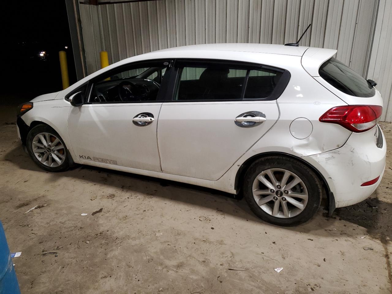 Photo 1 VIN: KNAFK5A82G5572798 - KIA FORTE 