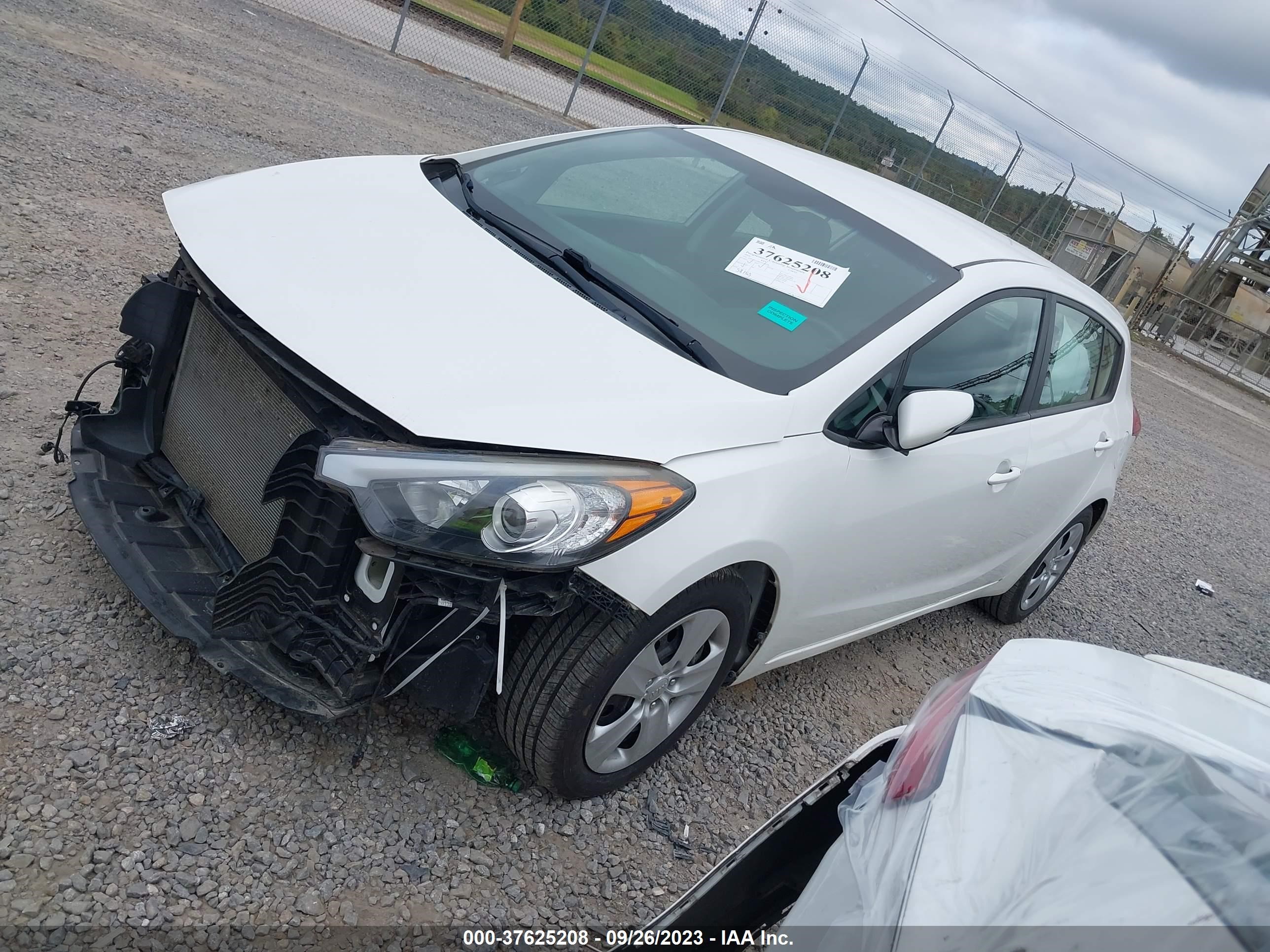 Photo 1 VIN: KNAFK5A82G5592498 - KIA FORTE 