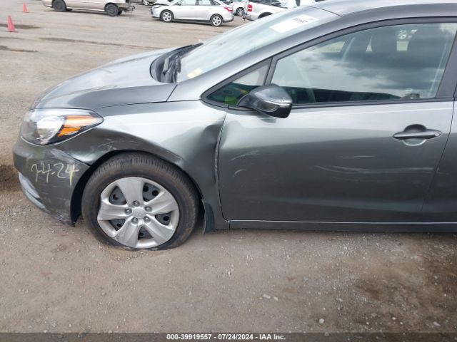 Photo 5 VIN: KNAFK5A82G5602477 - KIA FORTE 