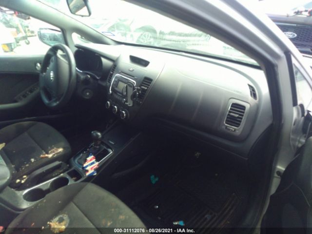 Photo 4 VIN: KNAFK5A82H5678458 - KIA FORTE5 