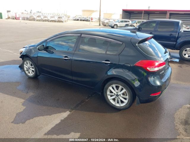 Photo 2 VIN: KNAFK5A82H5687838 - KIA FORTE 