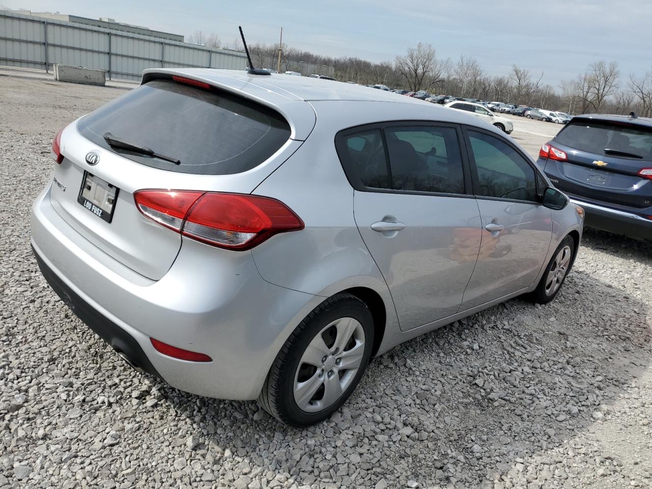 Photo 2 VIN: KNAFK5A83G5647749 - KIA FORTE 