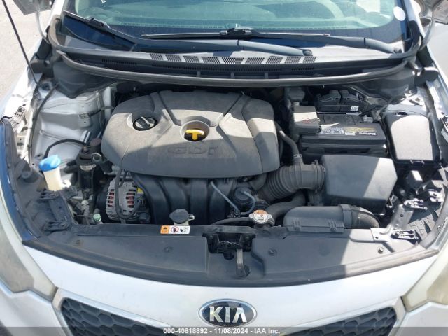 Photo 9 VIN: KNAFK5A83G5648271 - KIA FORTE 