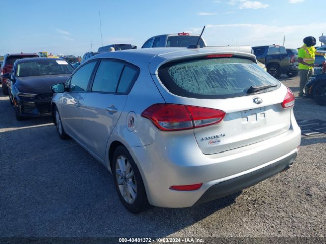 Photo 2 VIN: KNAFK5A83H5674953 - KIA FORTE 