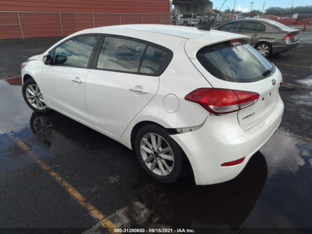 Photo 2 VIN: KNAFK5A83H5685757 - KIA FORTE 