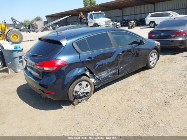 Photo 3 VIN: KNAFK5A83J5773701 - KIA FORTE 