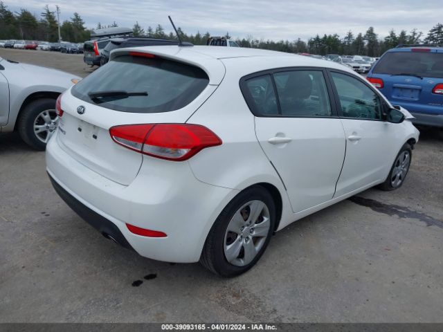 Photo 3 VIN: KNAFK5A84G5630801 - KIA FORTE 