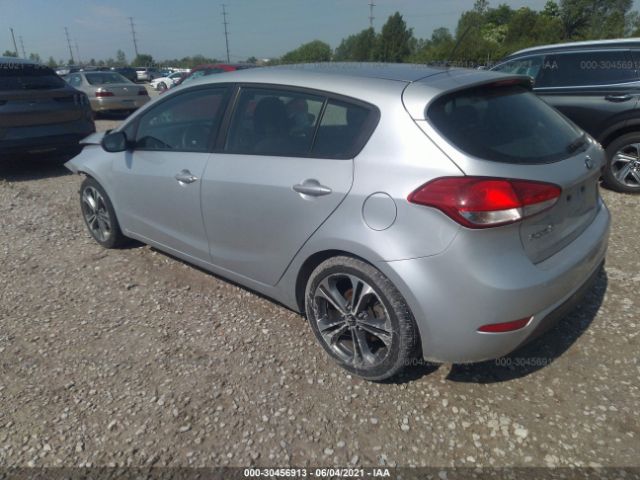 Photo 2 VIN: KNAFK5A84G5637232 - KIA FORTE 5-DOOR 