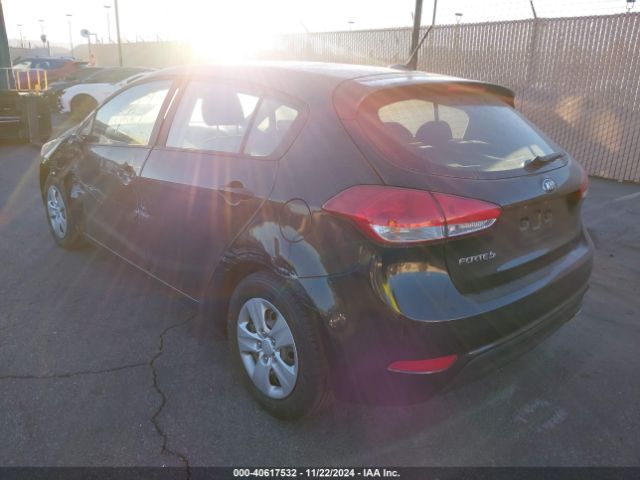 Photo 2 VIN: KNAFK5A84H5667462 - KIA FORTE 