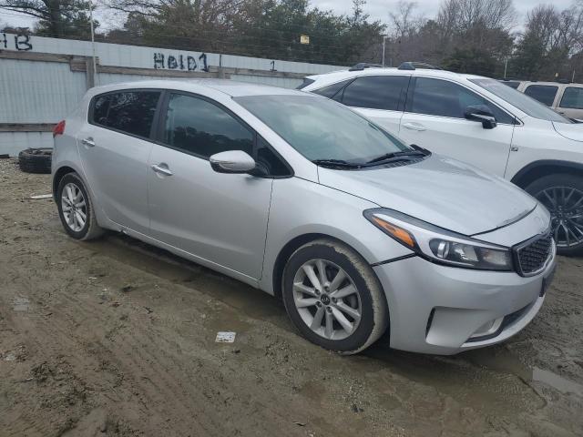 Photo 3 VIN: KNAFK5A84H5670765 - KIA FORTE 