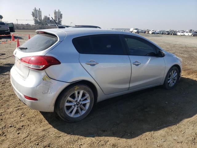 Photo 2 VIN: KNAFK5A85H5676512 - KIA FORTE LX 