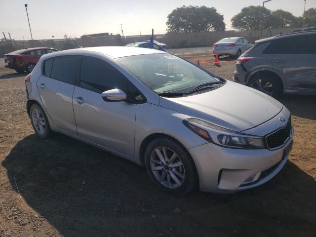 Photo 3 VIN: KNAFK5A85H5676512 - KIA FORTE LX 