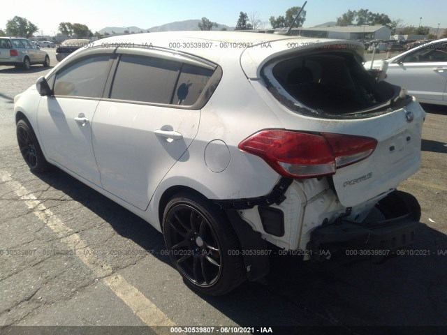 Photo 2 VIN: KNAFK5A85H5681564 - KIA FORTE5 