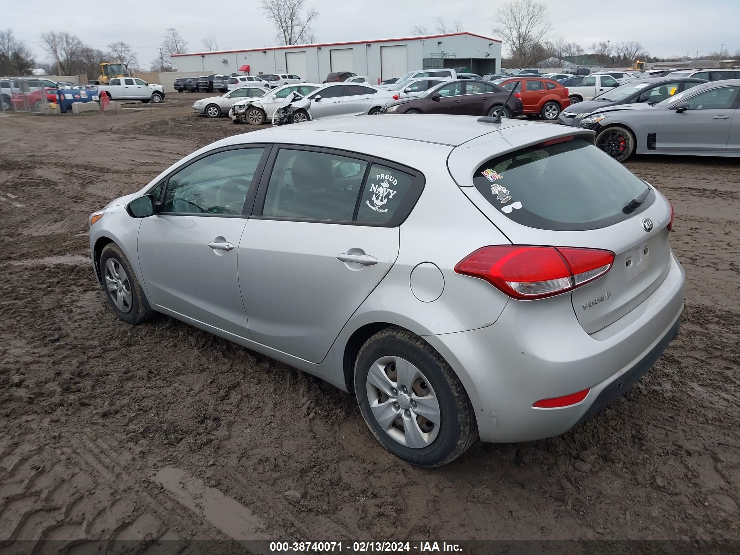 Photo 2 VIN: KNAFK5A85H5705121 - KIA FORTE 