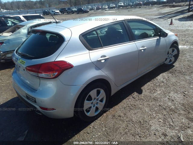 Photo 3 VIN: KNAFK5A86G5654937 - KIA FORTE 5-DOOR 