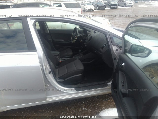 Photo 4 VIN: KNAFK5A86G5654937 - KIA FORTE 5-DOOR 