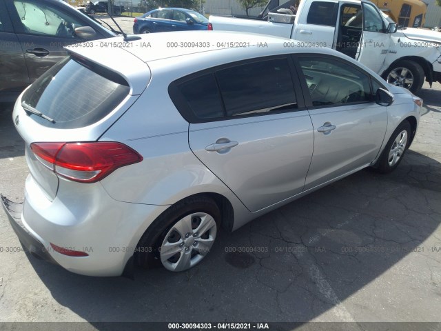 Photo 3 VIN: KNAFK5A86J5773028 - KIA FORTE5 