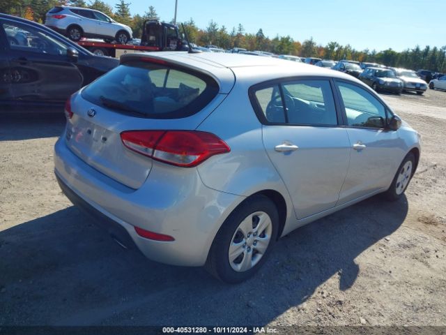 Photo 3 VIN: KNAFK5A86J5773434 - KIA FORTE 