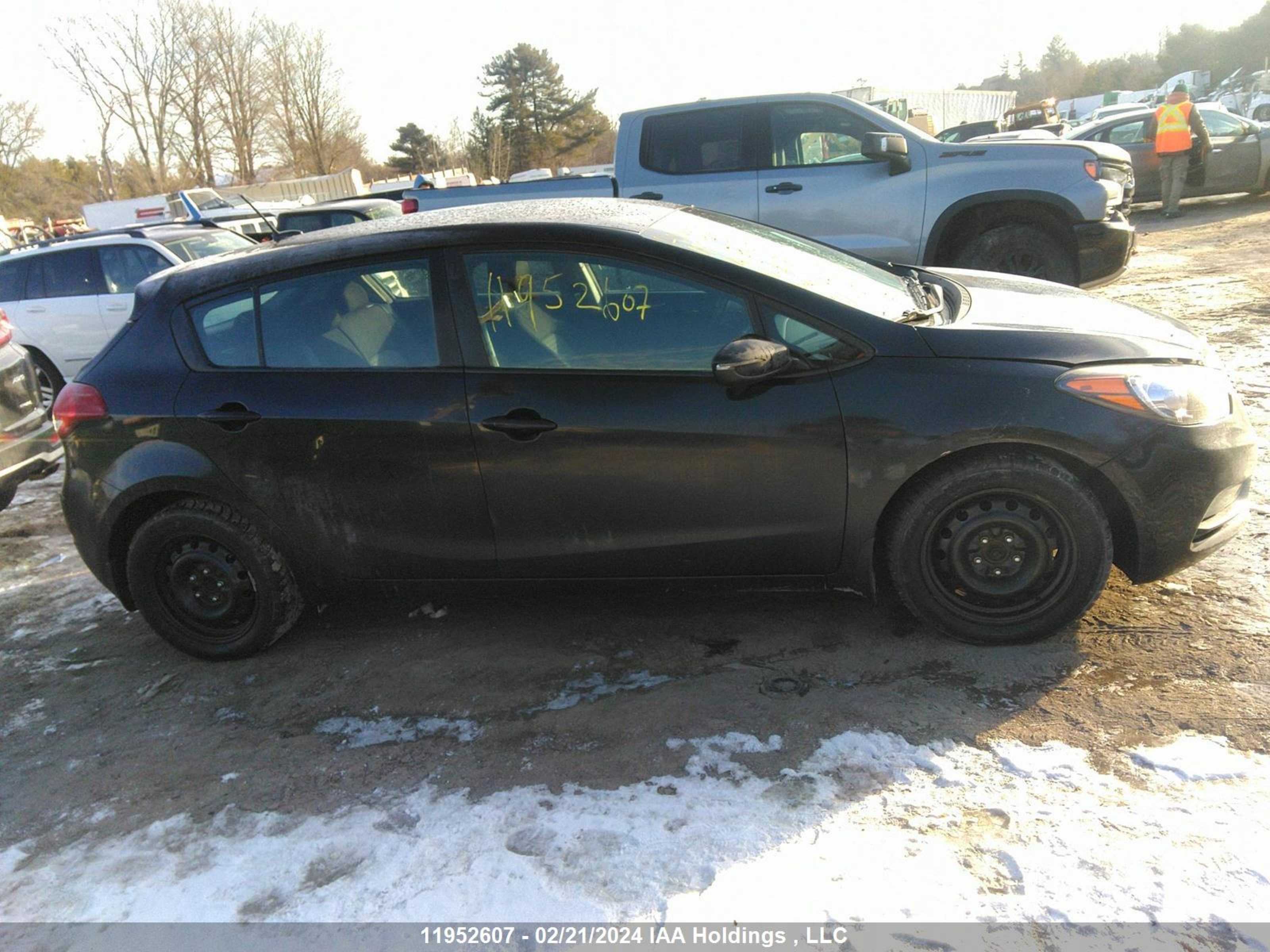 Photo 13 VIN: KNAFK5A88E5207622 - KIA FORTE 