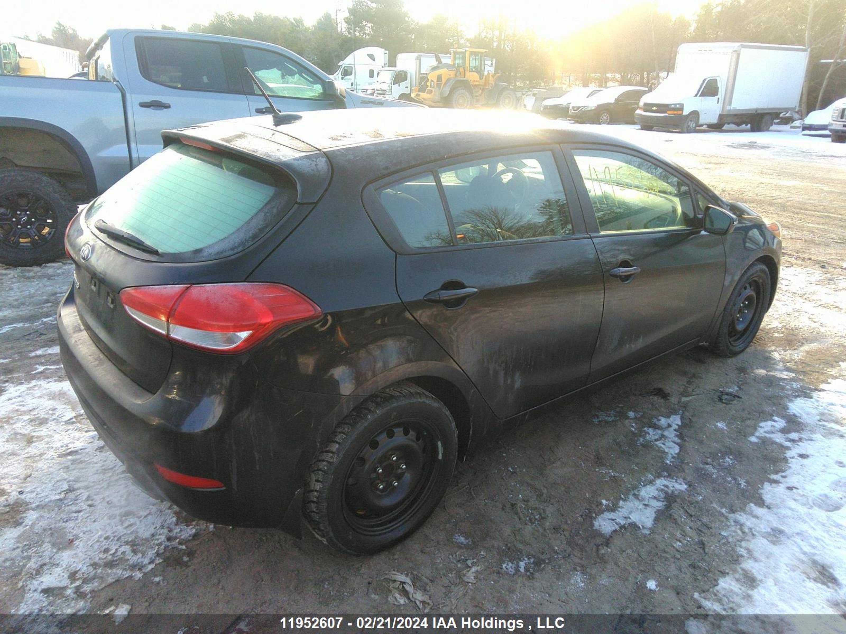 Photo 3 VIN: KNAFK5A88E5207622 - KIA FORTE 