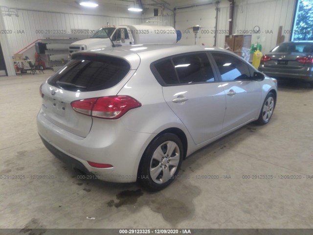 Photo 3 VIN: KNAFK5A89G5527115 - KIA FORTE 5-DOOR 