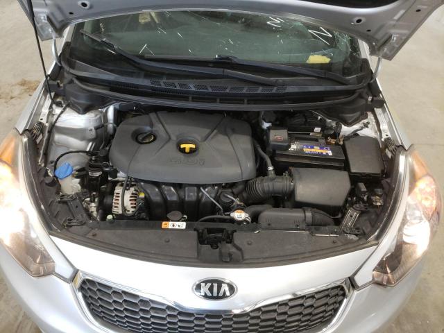 Photo 6 VIN: KNAFK5A89G5570935 - KIA FORTE LX 