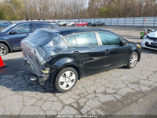 Photo 3 VIN: KNAFK5A89G5636058 - KIA FORTE 