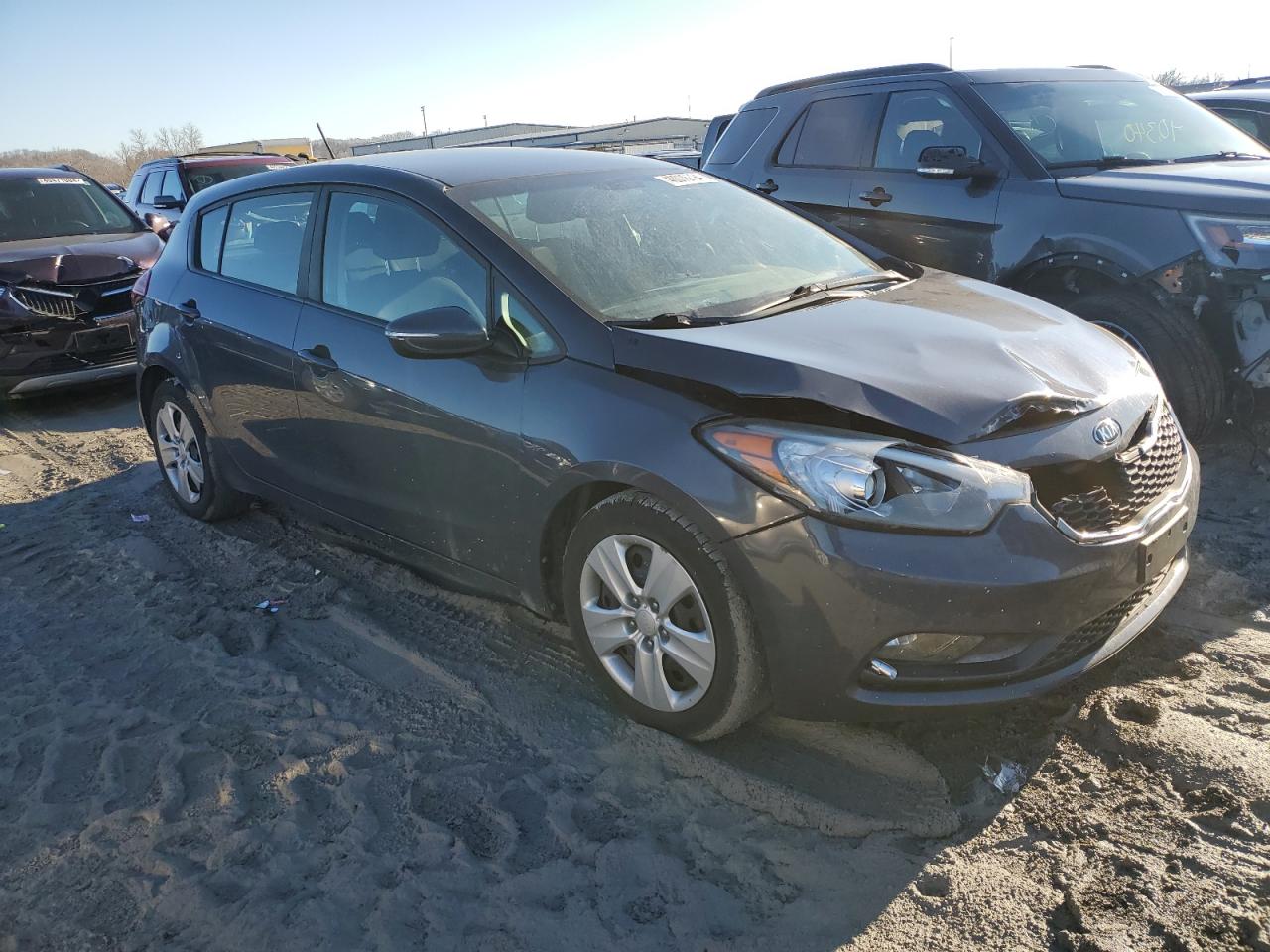 Photo 3 VIN: KNAFK5A89G5653717 - KIA FORTE 