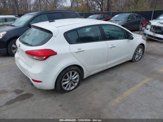 Photo 3 VIN: KNAFK5A89H5674973 - KIA FORTE 