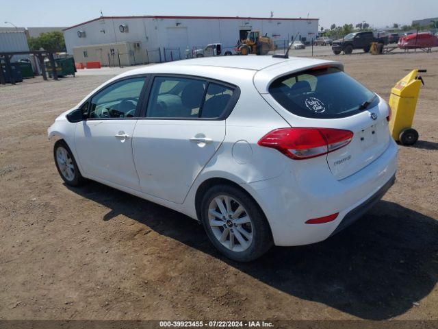 Photo 2 VIN: KNAFK5A89H5680689 - KIA FORTE 