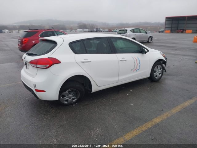 Photo 3 VIN: KNAFK5A89J5772729 - KIA FORTE 