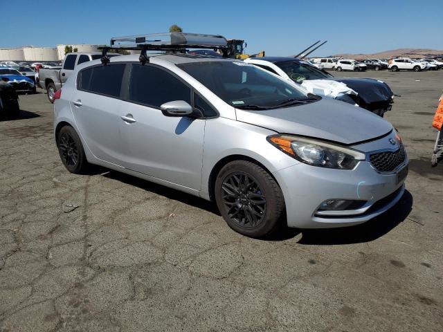 Photo 3 VIN: KNAFK5A8XG5598548 - KIA FORTE LX 