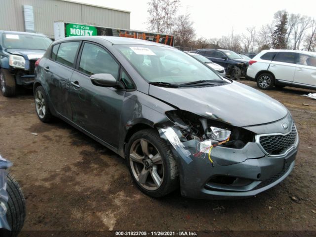 Photo 0 VIN: KNAFK5A8XG5659557 - KIA FORTE 5-DOOR 