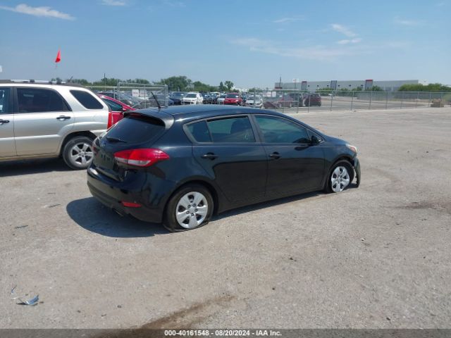 Photo 3 VIN: KNAFK5A8XH5712050 - KIA FORTE 