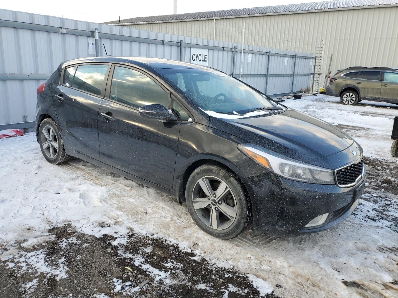 Photo 3 VIN: KNAFK5A8XJ5771511 - KIA FORTE 