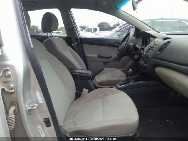 Photo 4 VIN: KNAFT4A20B5377584 - KIA FORTE 