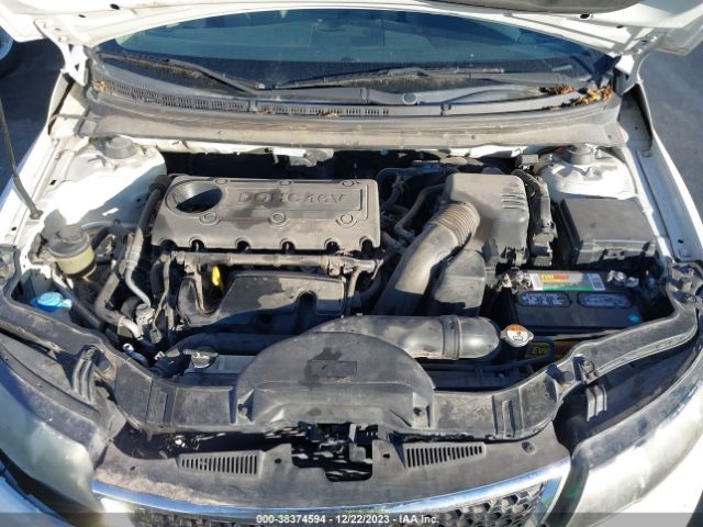 Photo 9 VIN: KNAFT4A20D5651367 - KIA FORTE 