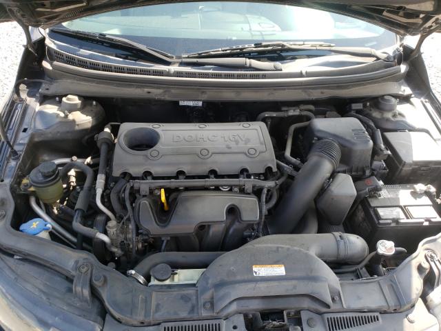 Photo 6 VIN: KNAFT4A20D5701796 - KIA FORTE LX 